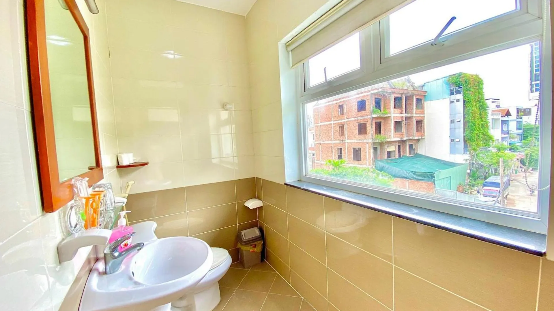 Gem Villa 215 - 6 Phong Ngu Lon, 8 Giuong, Ho Boi Lon, Trung Tam Thanh Pho Ho Chi Minh City 0*,