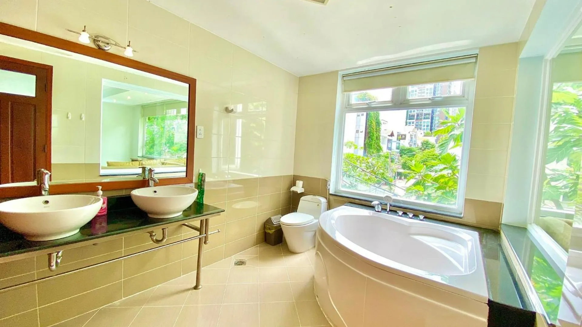 Gem Villa 215 - 6 Phong Ngu Lon, 8 Giuong, Ho Boi Lon, Trung Tam Thanh Pho Ho Chi Minh City 0*,  Vietnam